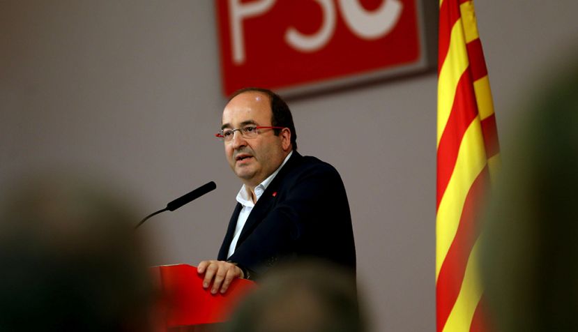 BARCELONA, 09/06/2017.- El primer secretario del PSC, Miquel Iceta, durante su intervención esta tarde en la reunión de la delegación del PSC en el 39 Congreso Federal del PSOE celebrada en Barcelona. EFE/Toni Albir